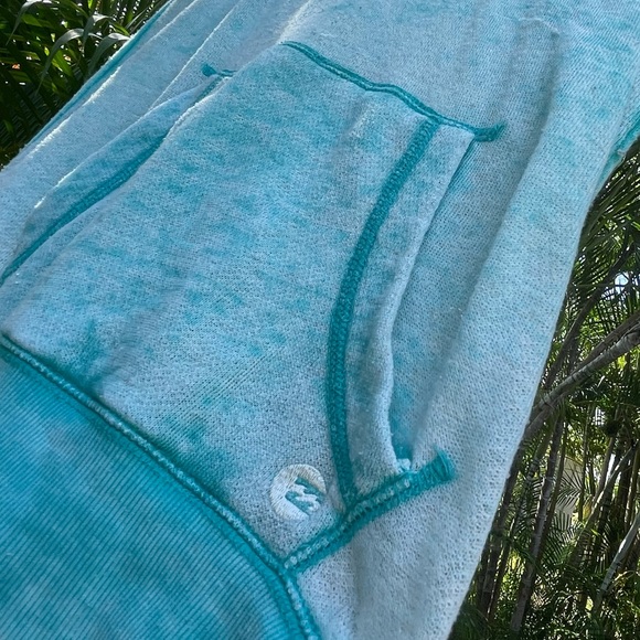 Billabong hooded knit(lightweight) sweatshirt - Picture 3 of 3